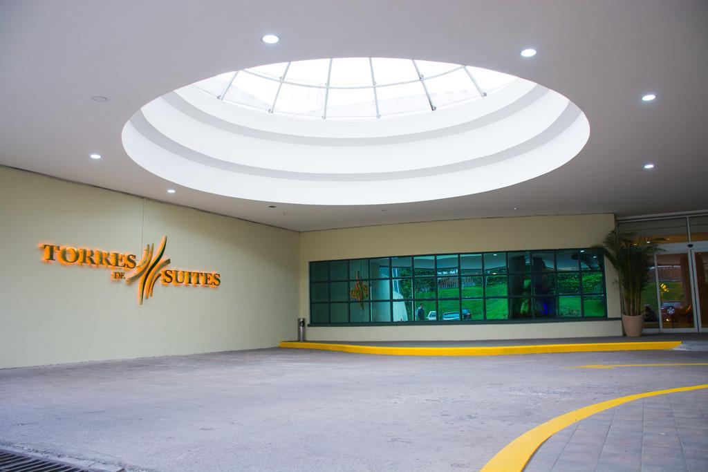 Aparta Hotel Torres de Suites Quito Exterior foto